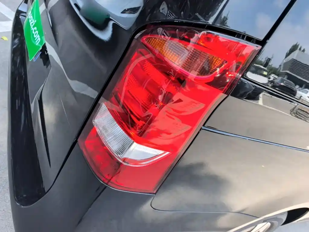 Mercedes-Benz Vito 2024 2.0T Elite 7 мест
