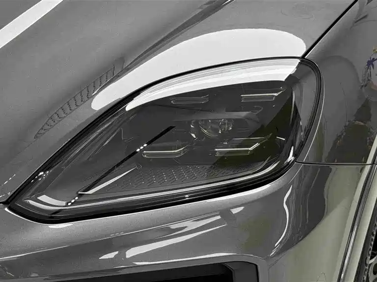 Porsche Cayenne — миниатюра 3
