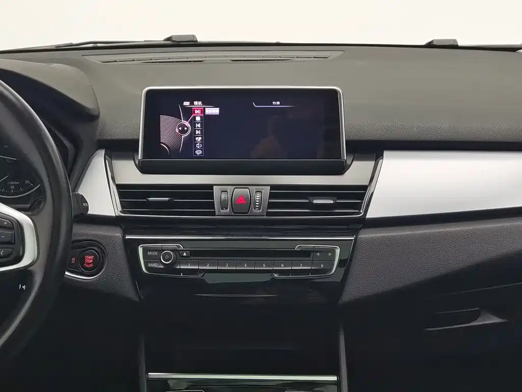 BMW 2 Series Active Tourer — миниатюра 12