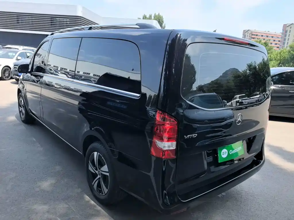 Mercedes-Benz Vito 2024 2.0T Elite 7 мест