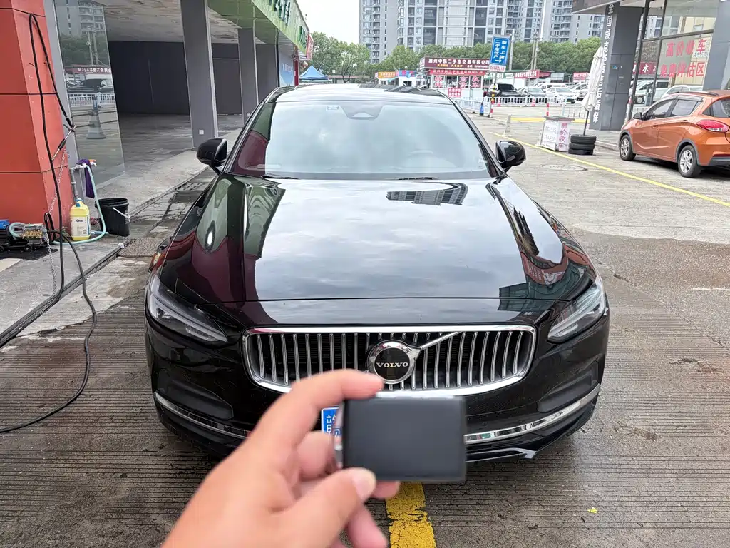 Volvo S90 — миниатюра 2