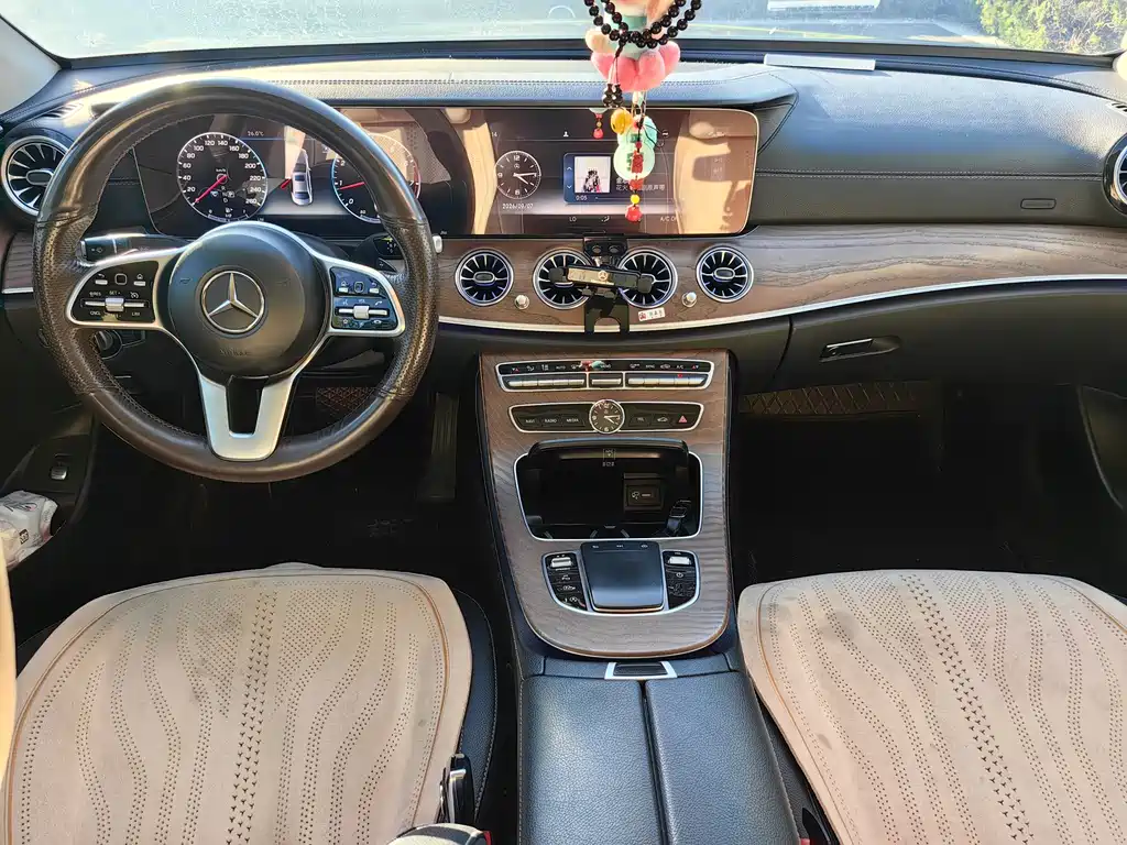 Mercedes-Benz E-Class — миниатюра 8