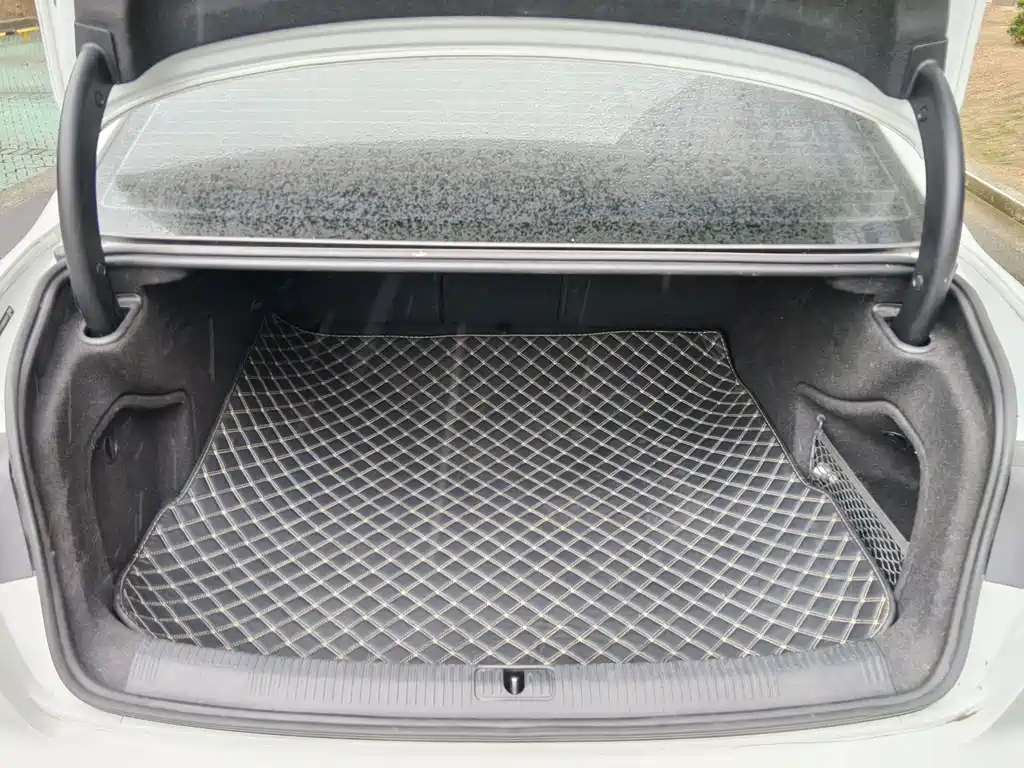 Audi A4L — миниатюра 12