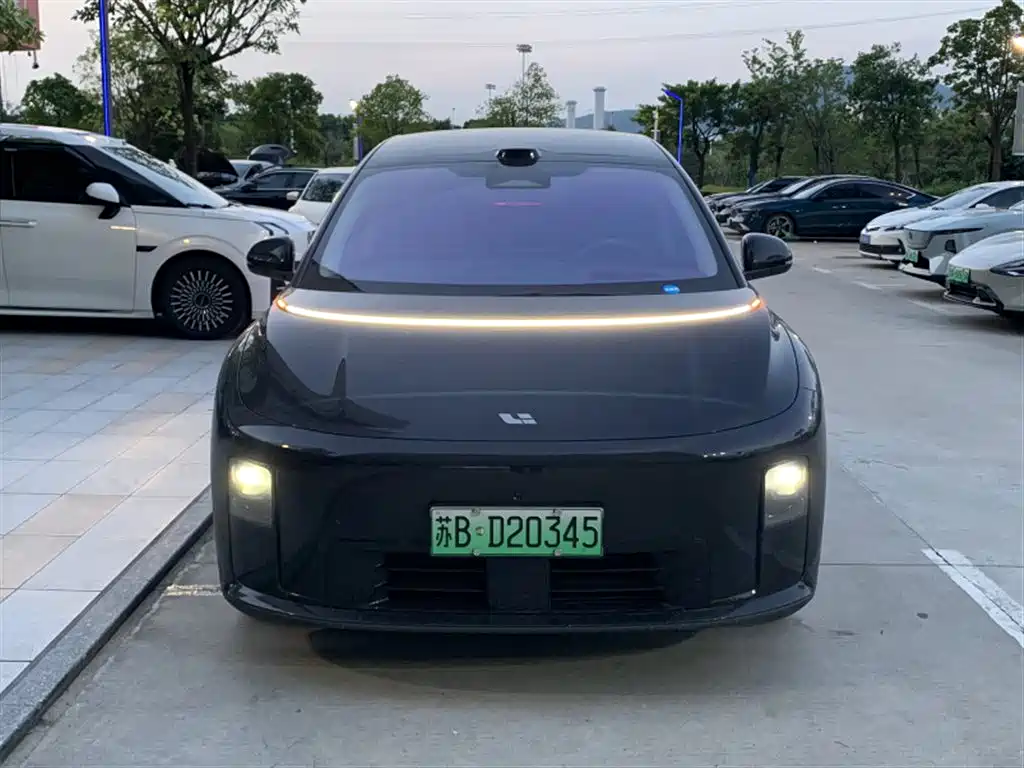 Li Auto Li i8 — миниатюра 2