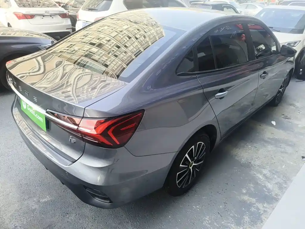 Roewe i5 — миниатюра 7
