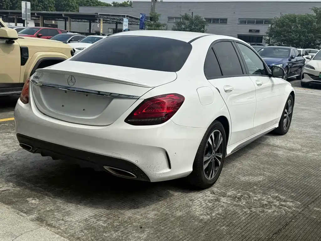 Mercedes-Benz C-Class — миниатюра 8