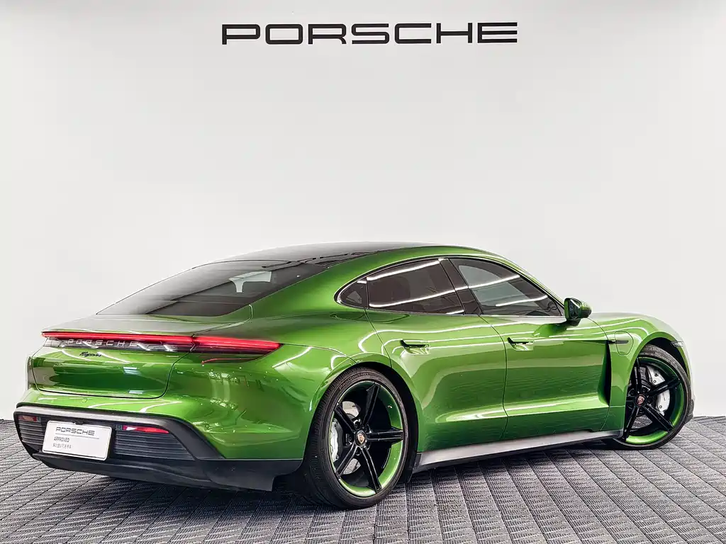 Porsche Taycan — миниатюра 7