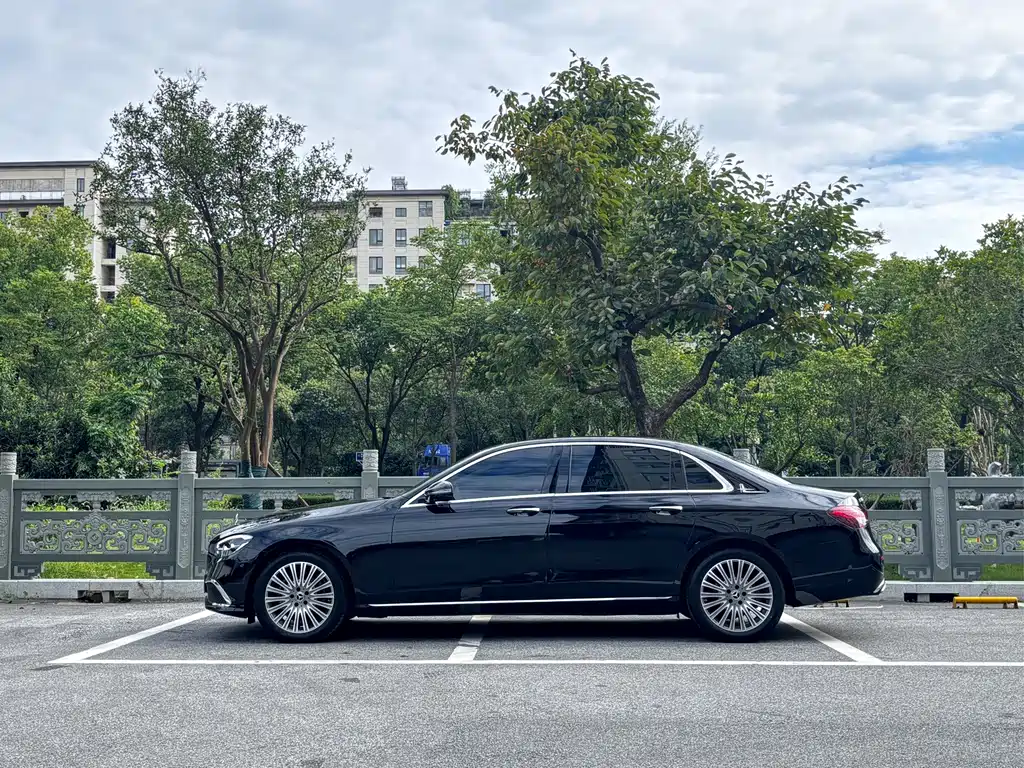 Mercedes-Benz E-Class — миниатюра 3