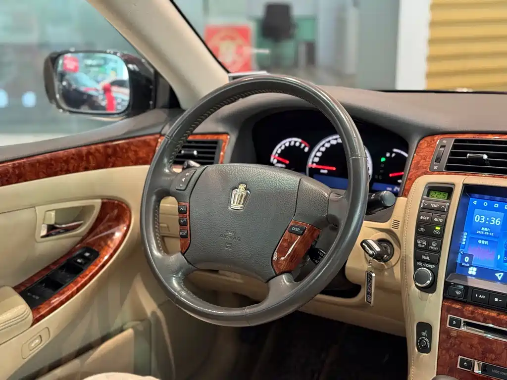 Toyota Crown — миниатюра 14