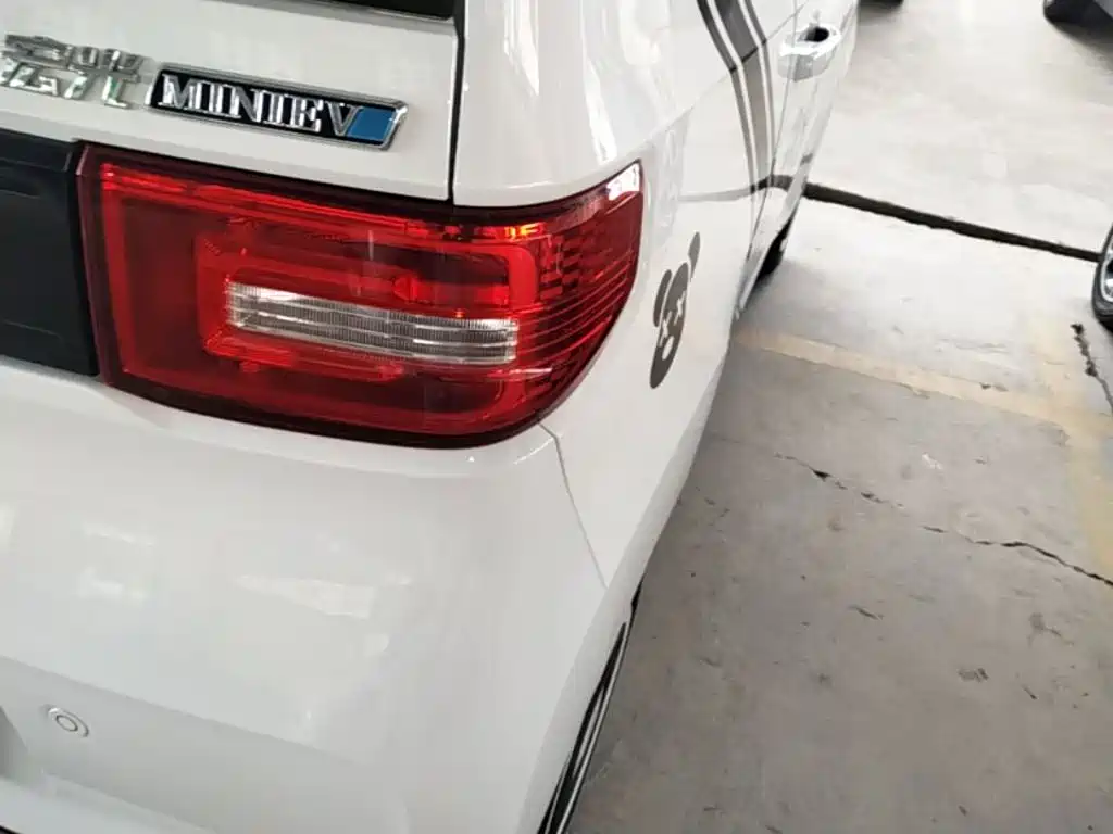 Wuling MINIEV — миниатюра 8