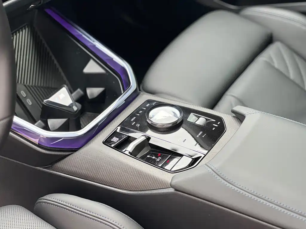 BMW X3 M50 — миниатюра 8
