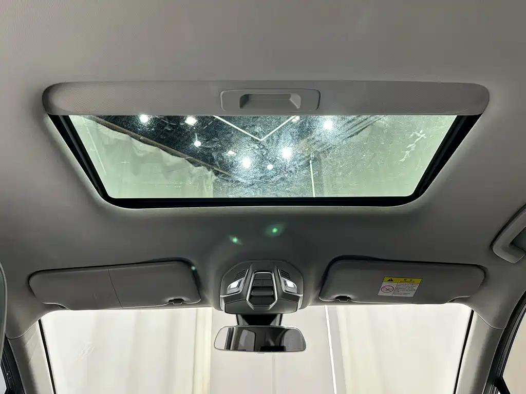 Wuling Jiachen — миниатюра 14