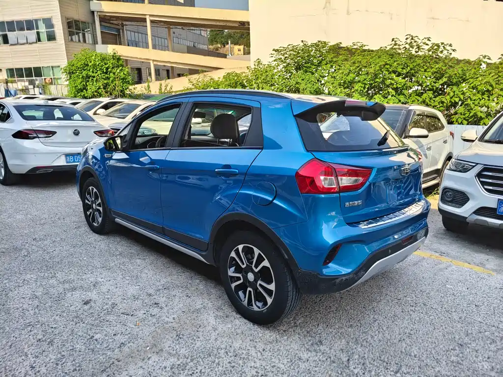 Geely Vision X3 — миниатюра 11