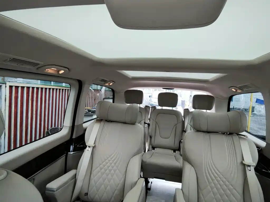 Mercedes-Benz V-Class — миниатюра 7