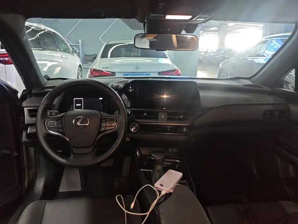 Lexus UX — миниатюра 10