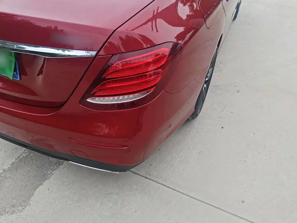 Mercedes-Benz E-Class — миниатюра 8