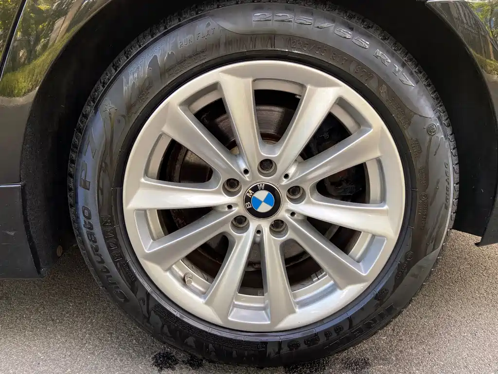 BMW 5 Series — миниатюра 19