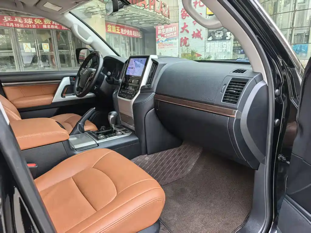 Toyota Land Cruiser — миниатюра 7