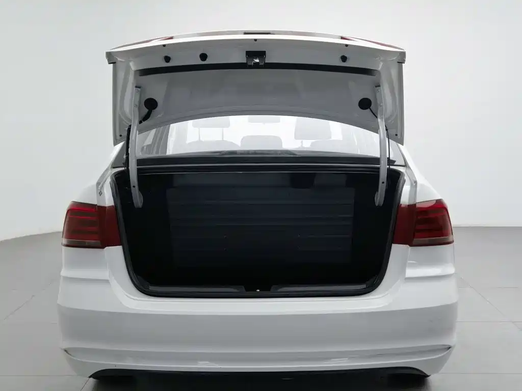 Volkswagen Santana — миниатюра 16