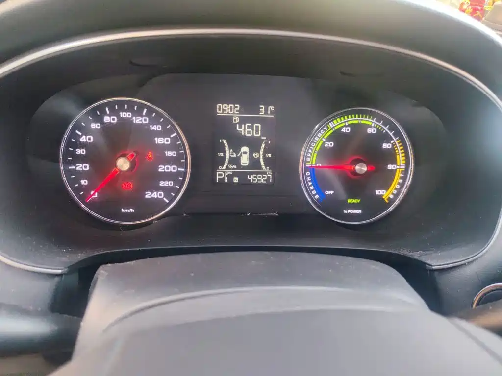 Roewe i6 MAX New Energy — миниатюра 4