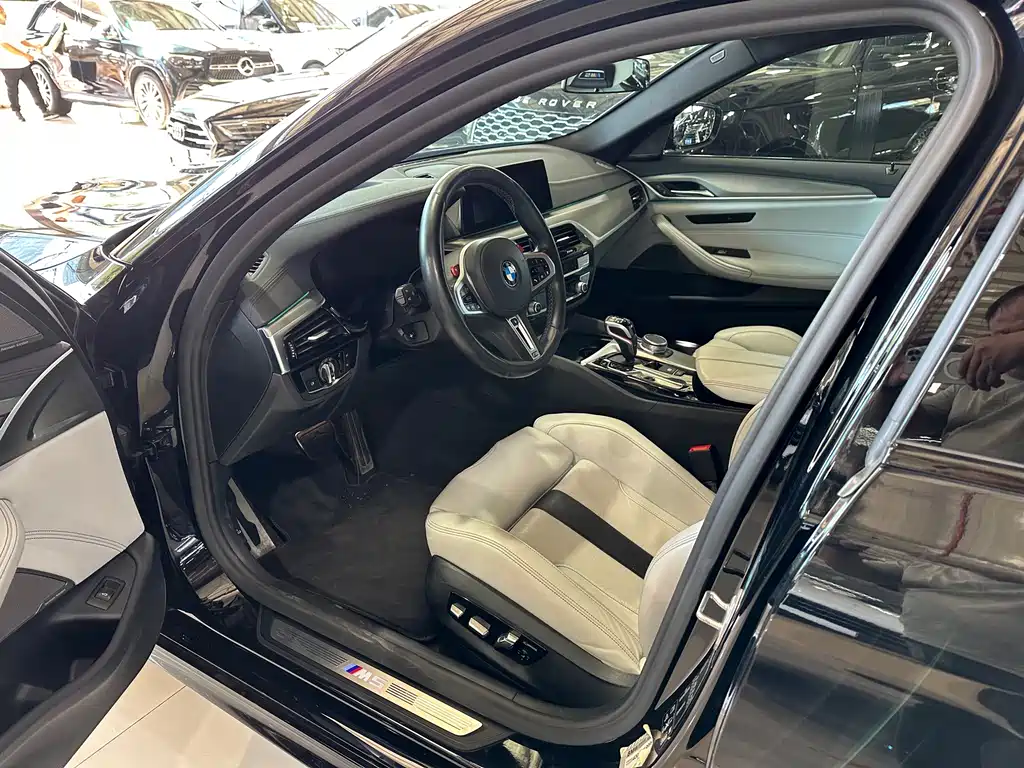 BMW M5 — миниатюра 4