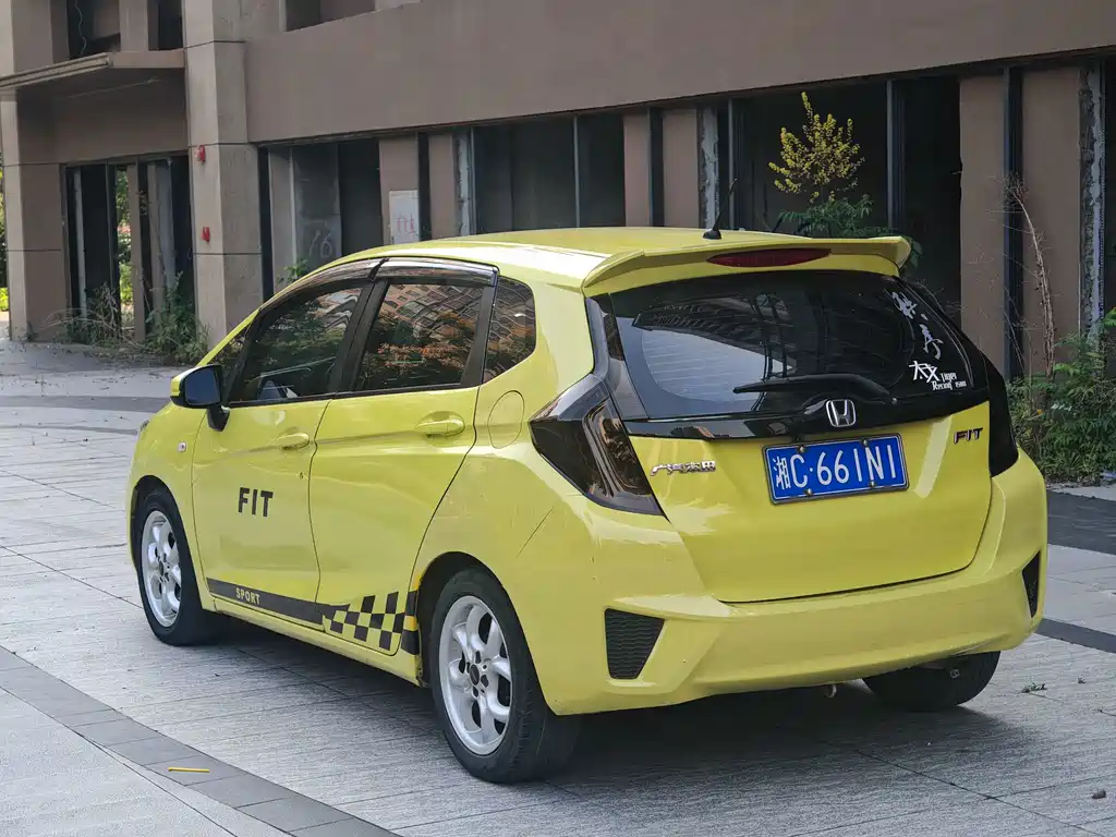 Honda Fit — миниатюра 7