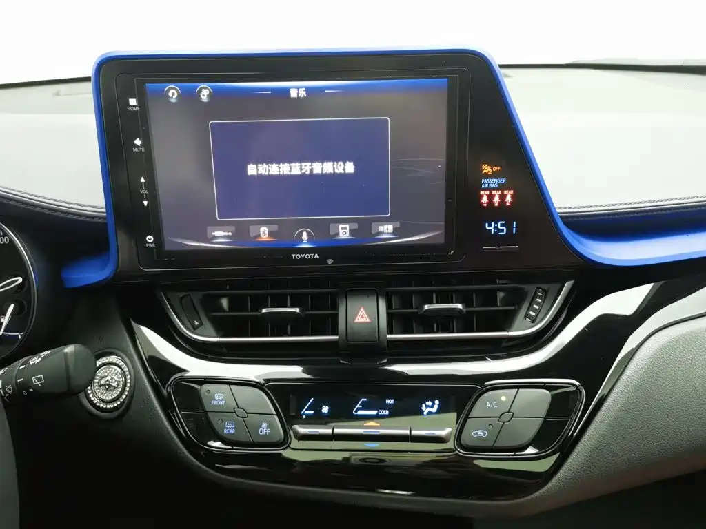 Toyota IZOA — миниатюра 12