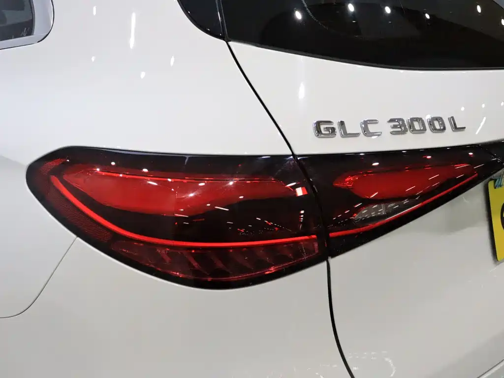 Mercedes-Benz GLC 2023 GLC 260 L 4MATIC 5 мест