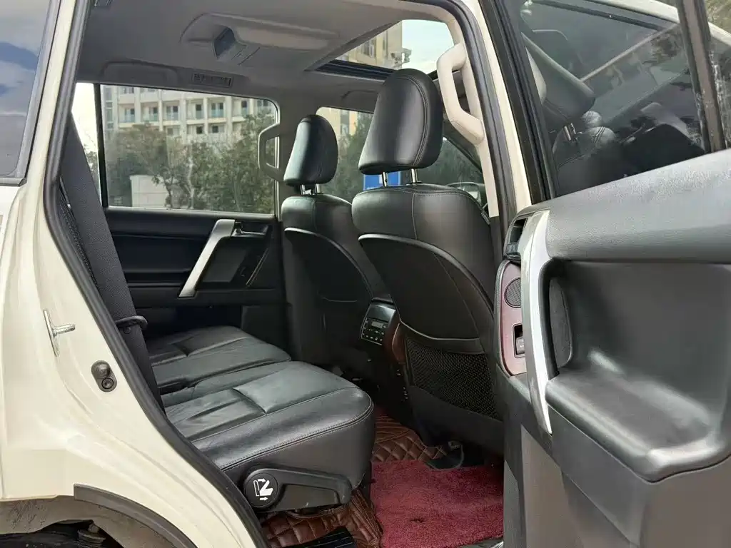 Toyota Prado — миниатюра 6