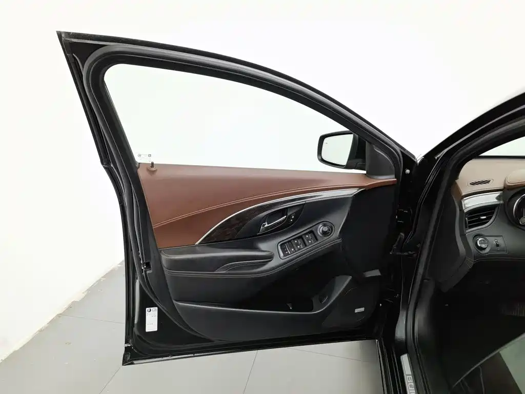 Buick LaCrosse — миниатюра 8