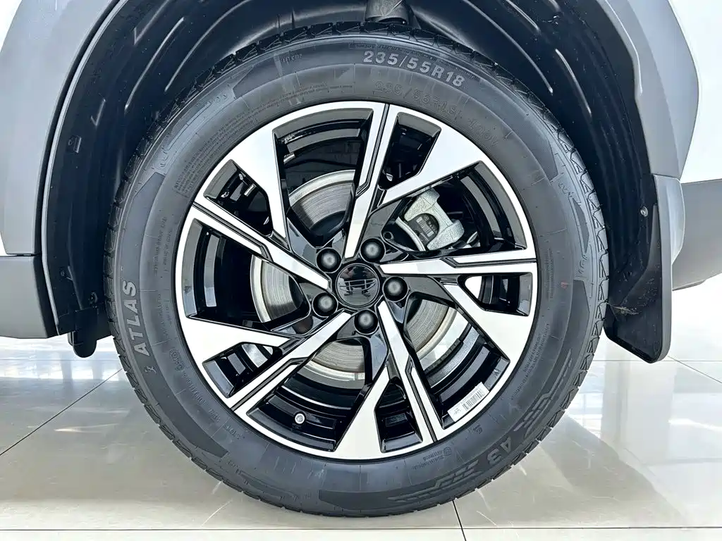 Geely Boyue L — миниатюра 17