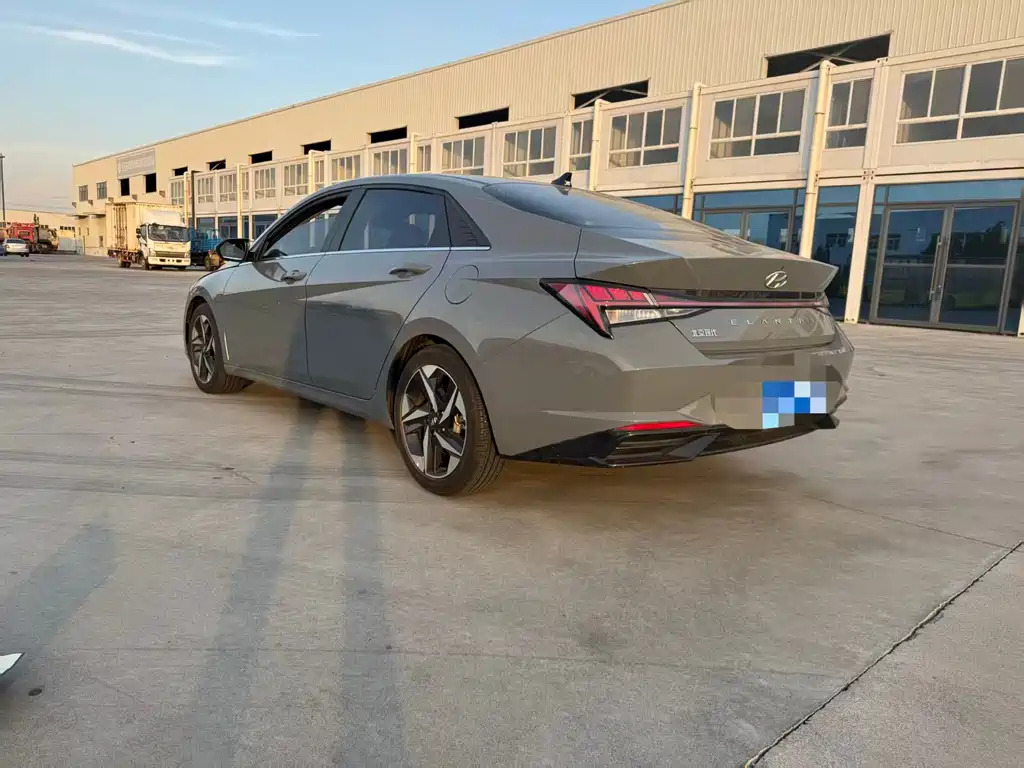 Hyundai Elantra — миниатюра 6