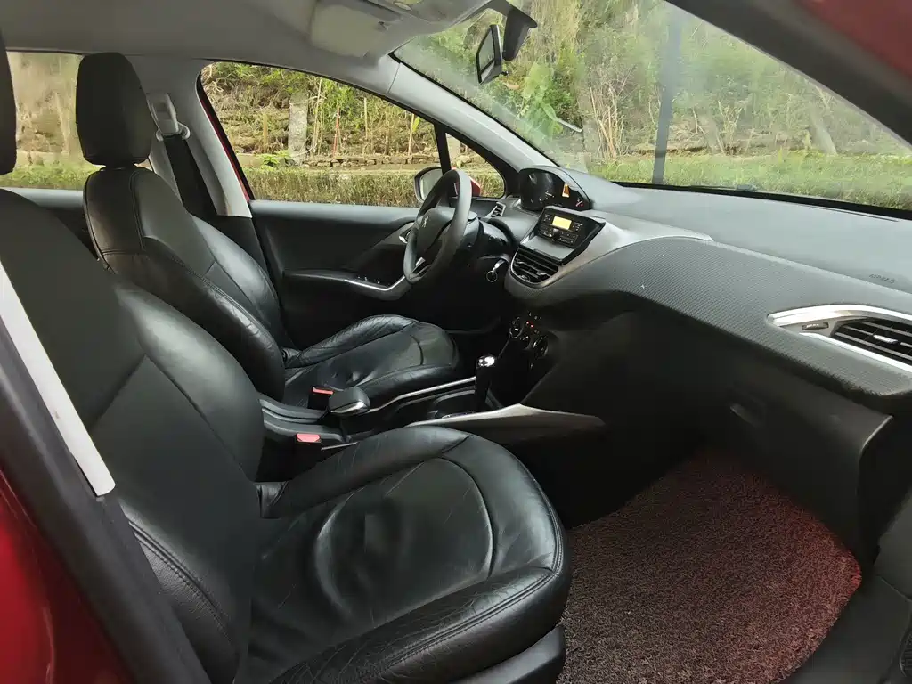 Peugeot 2008 — миниатюра 8