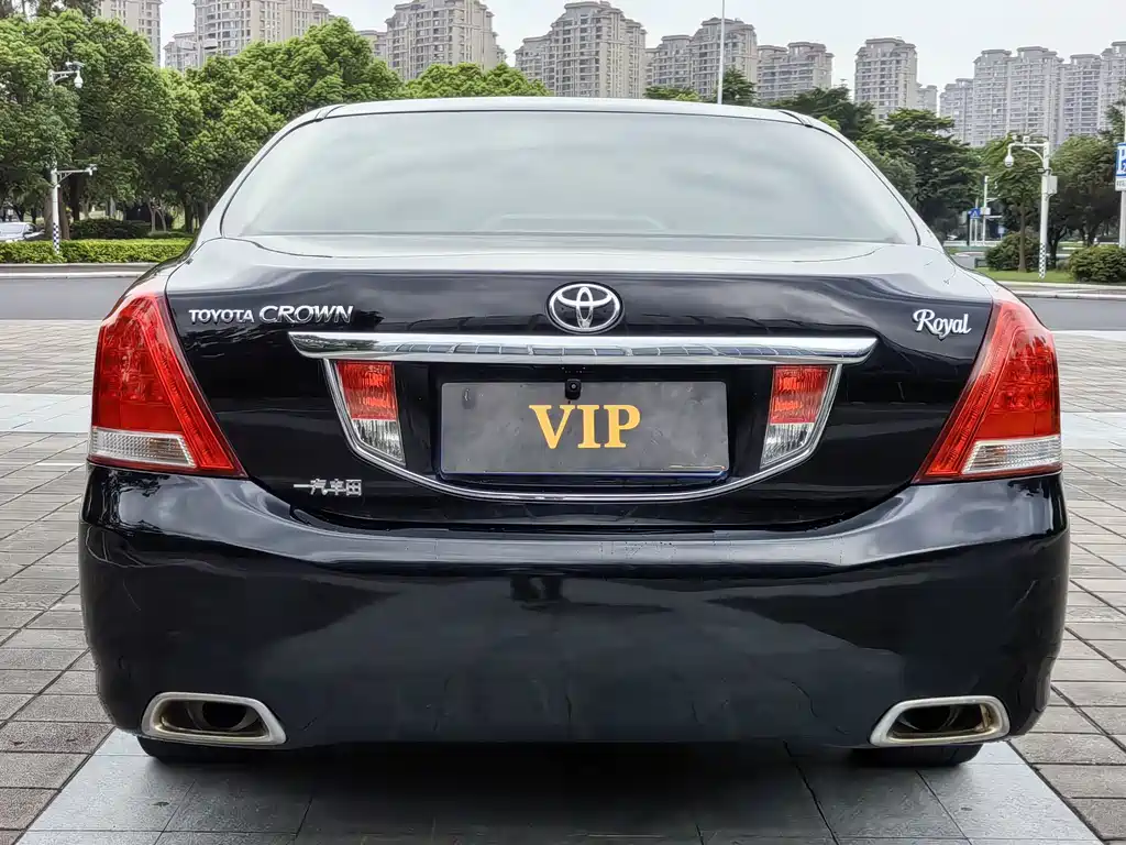Toyota Crown — миниатюра 6