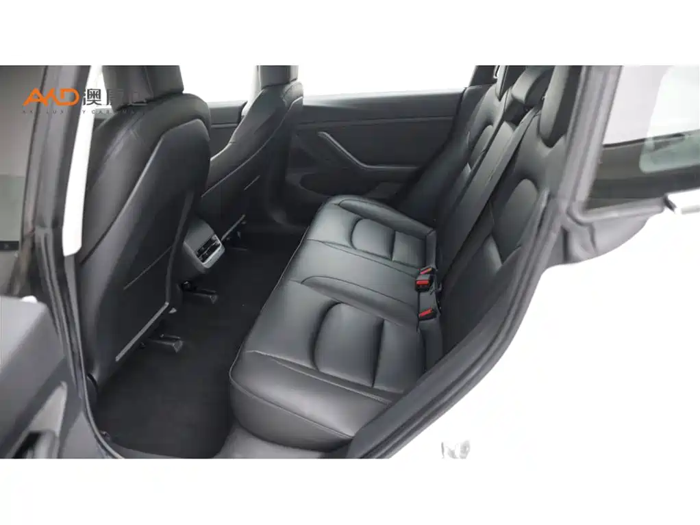 Tesla Model 3 — миниатюра 7