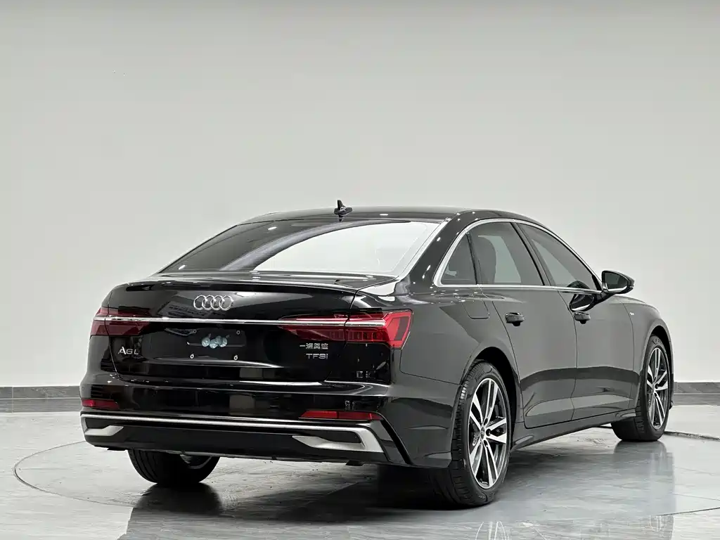 Audi A6L 2023 40 TFSI Luxury