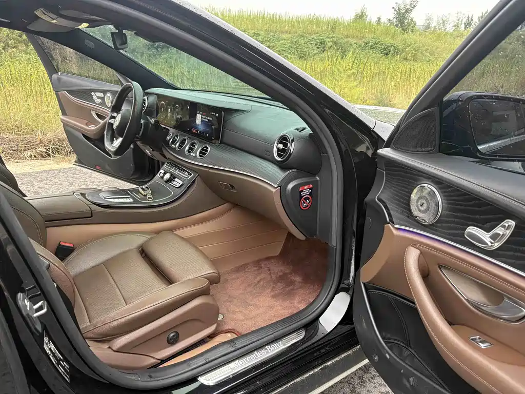Mercedes-Benz E-Class — миниатюра 12