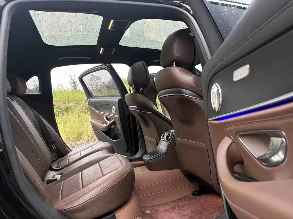 Mercedes-Benz E-Class — миниатюра 13