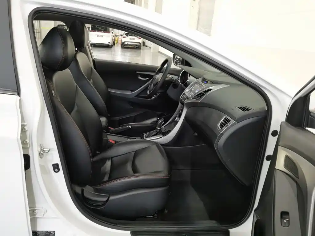 Hyundai Elantra Langdong — миниатюра 23