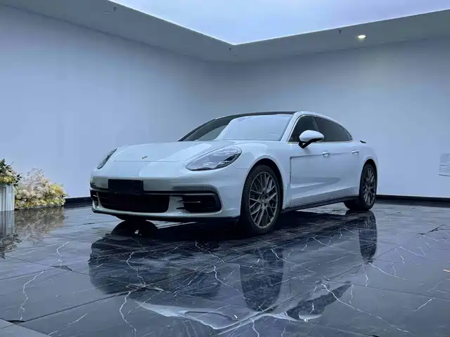PORSCHE PANAMERA 2018