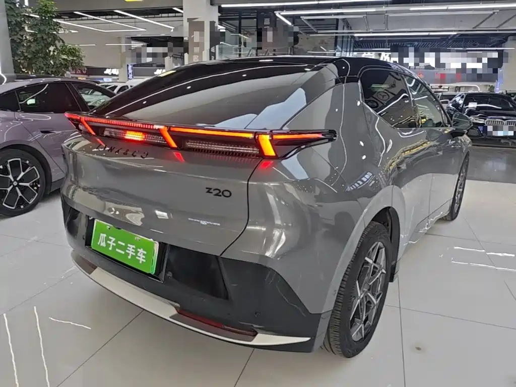 Lynk & Co 20 — миниатюра 7