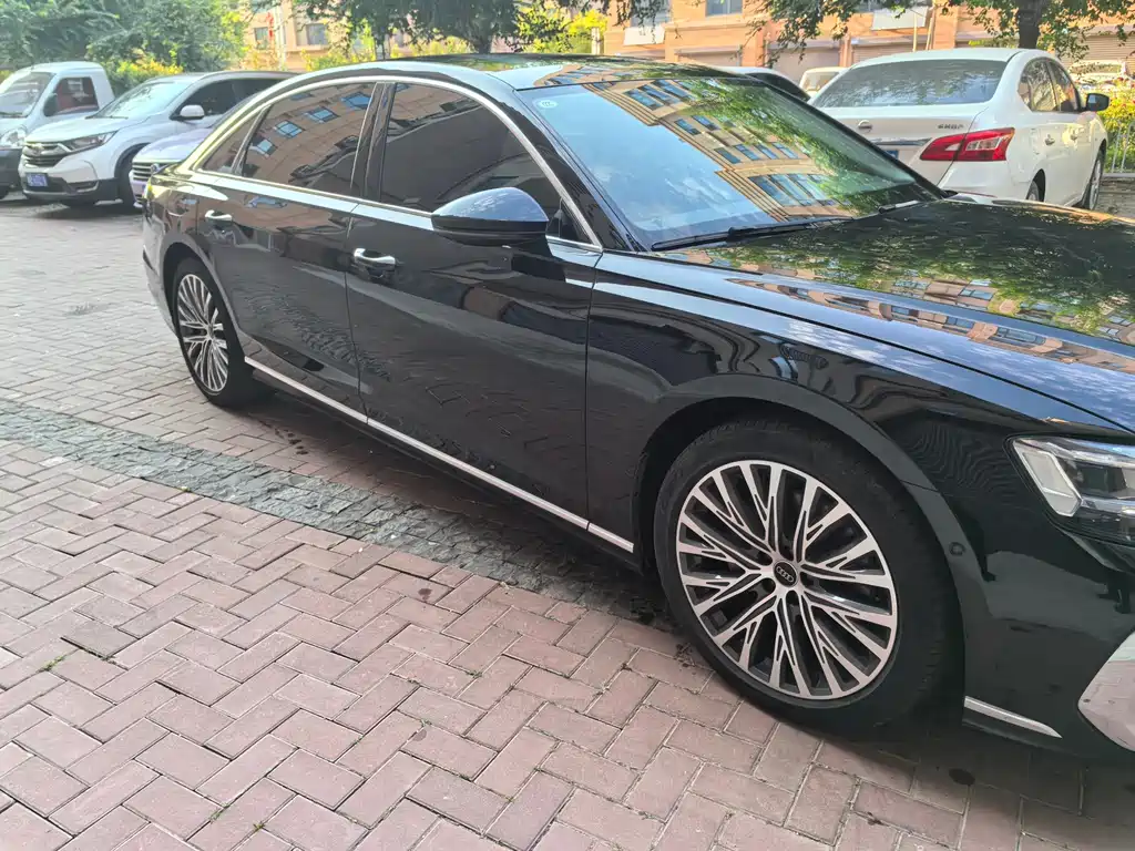 Audi A8 — миниатюра 4