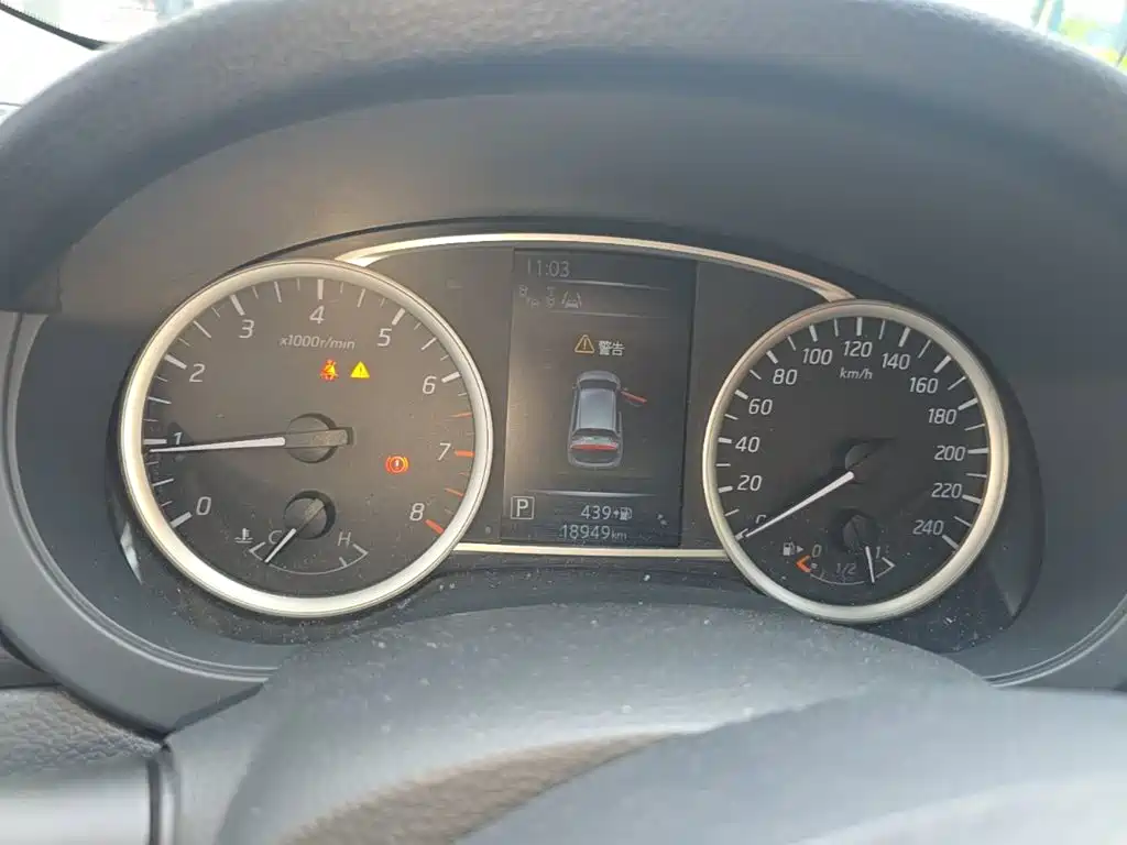 Nissan Tiida — миниатюра 12