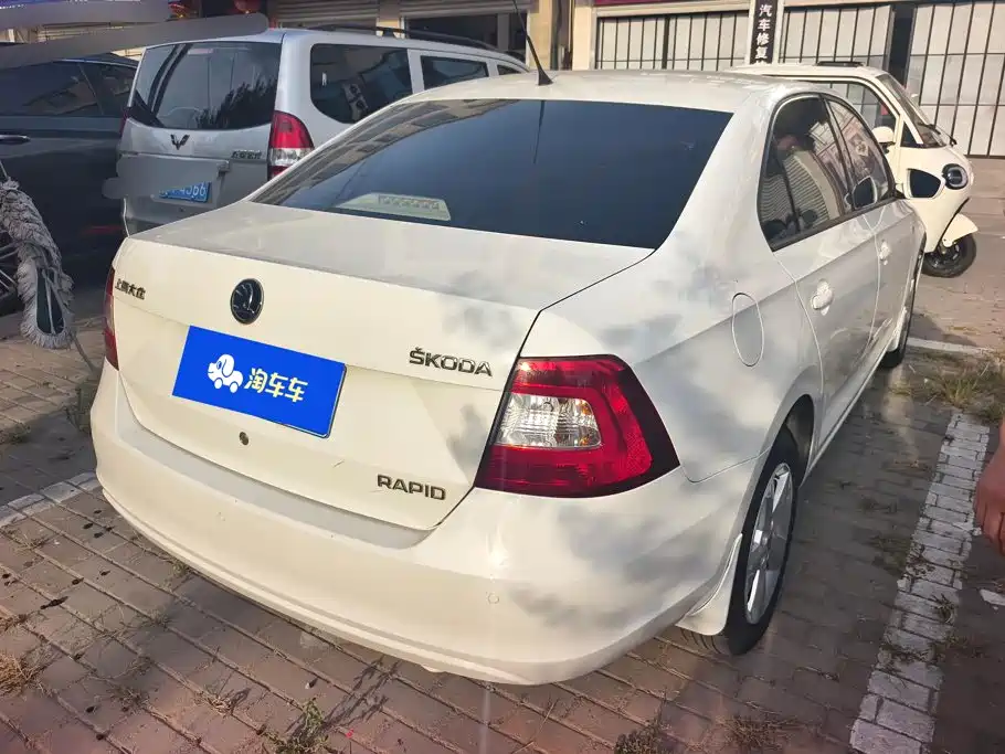Skoda Rapid — миниатюра 3