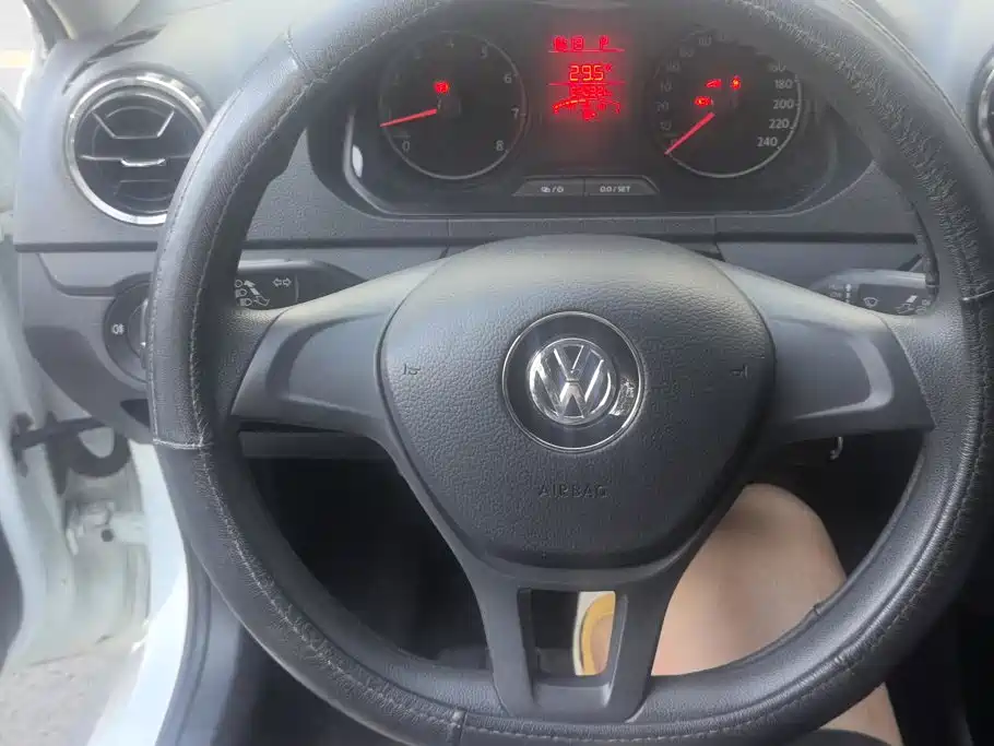 Volkswagen Jetta — миниатюра 15