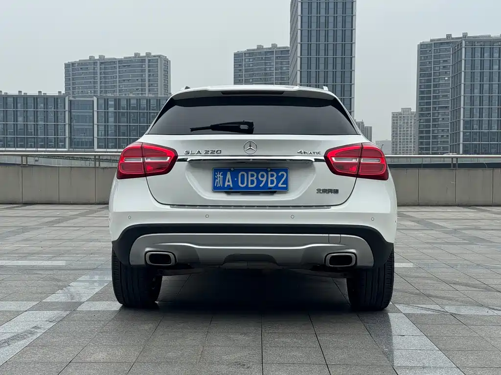 Mercedes-Benz GLA 2015 GLA 220 4MATIC Fashion