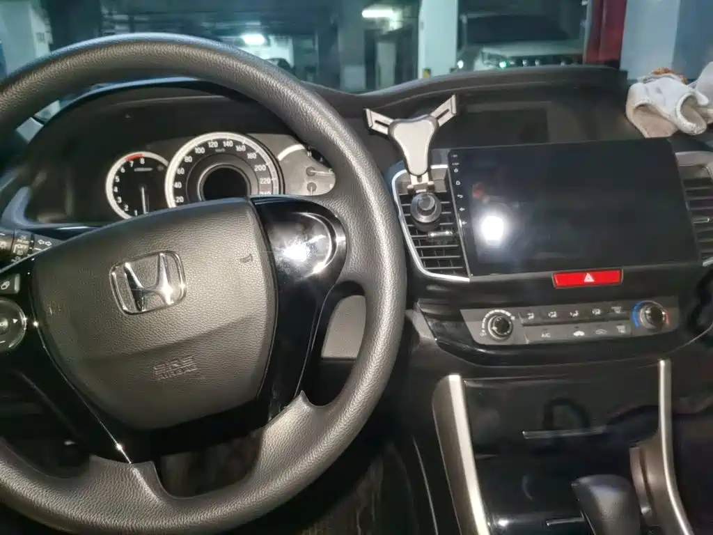 Honda Accord — миниатюра 5