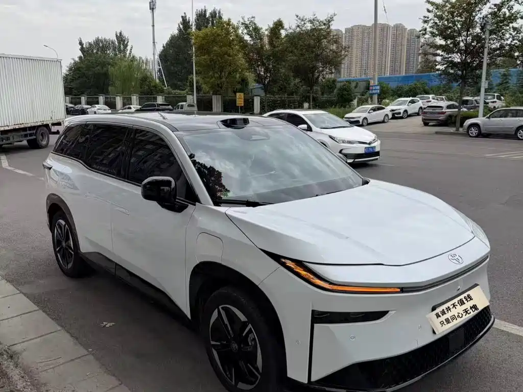 Toyota bZ3X — миниатюра 3