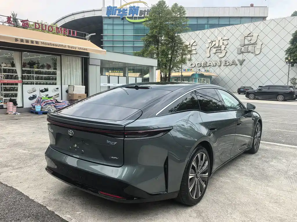 Toyota bZ7 — миниатюра 4