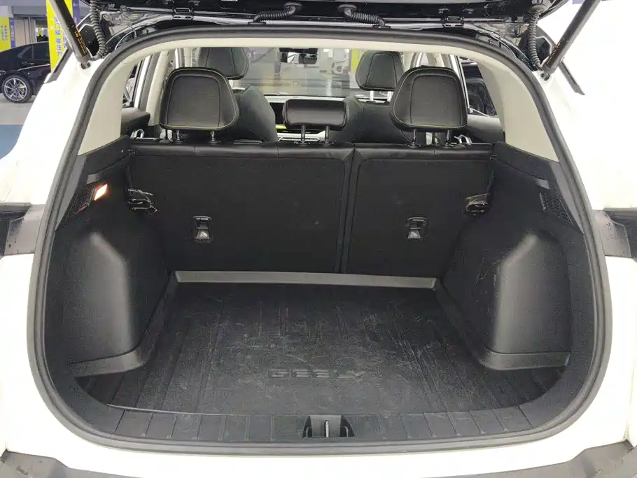 Geely Binyue — миниатюра 4